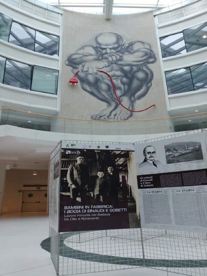Allestimento mostra "Bambini in fabbrica: i bocia di Einaudi e Gobetti" presso il Campus Luigi Einaudi, 31 maggio-8 giugno 2018