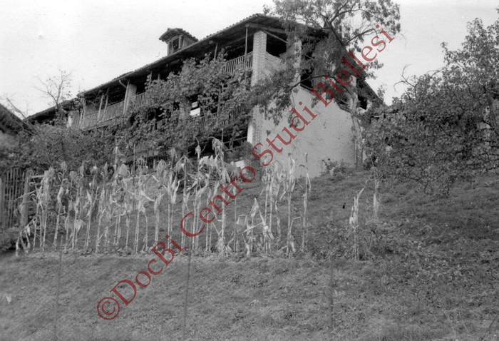 Casale sulla Carrozzabile in località Merletto
