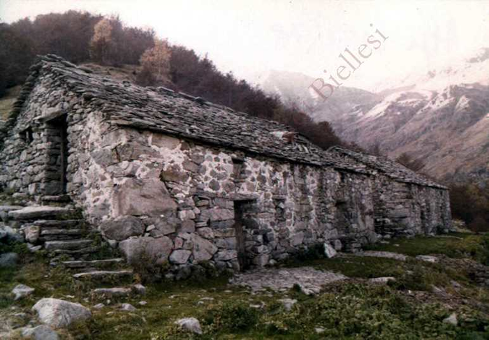 è raffigurato da