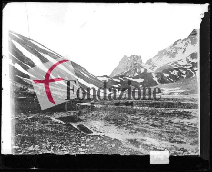 Val Veny (Courmayeur, Valle d'Aosta). Lago di Combal