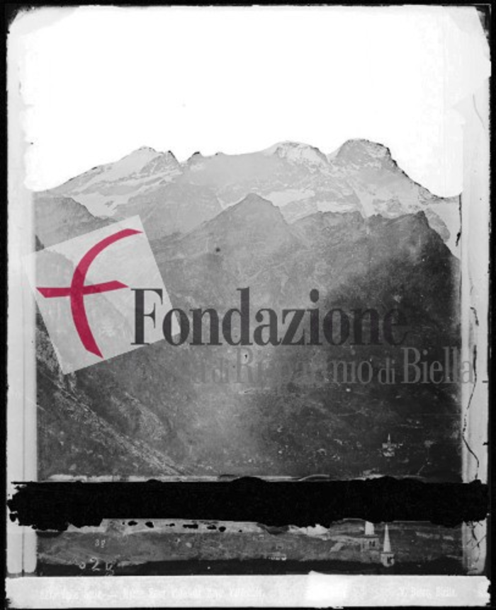 è raffigurato da