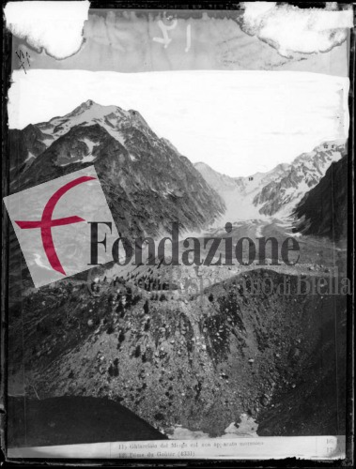 è raffigurato da