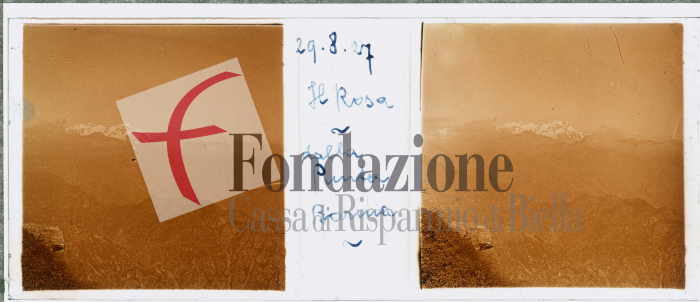 è raffigurato da