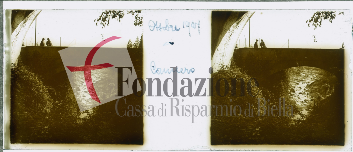 in attinenza con