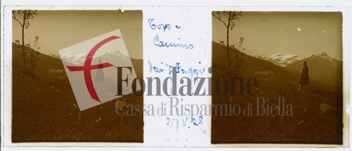 in attinenza con