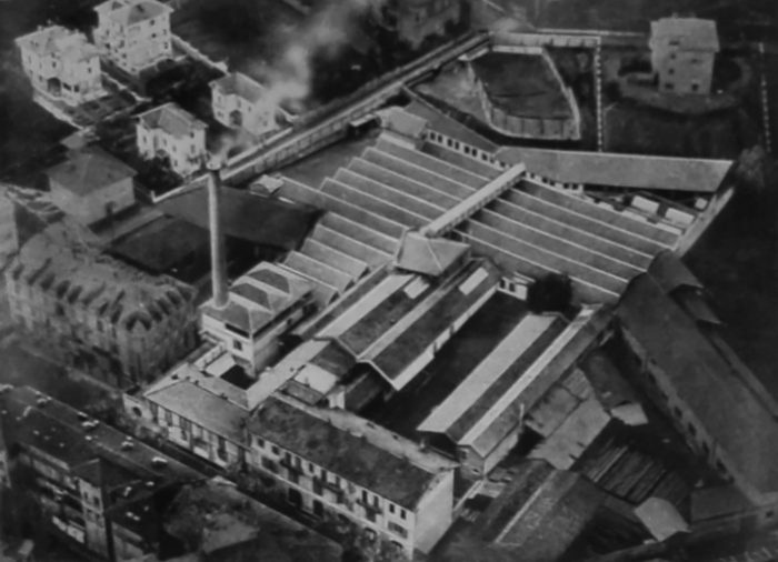 attinente all'argomento/tema