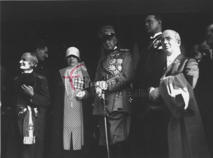 Biella, 29 maggio 1926. Il principe Emanuele Filiberto di Savoia-Aosta in visita a Oropa e a Biella. Era noto come il “Duca Invitto” per le famose vittorie riportate durante la Prima Guerra Mondiale alla guida della 3a Armata del Regio Esercito.
Foto C. Valerio (proprietà Fondazione Cassa di Risparmio di Biella)