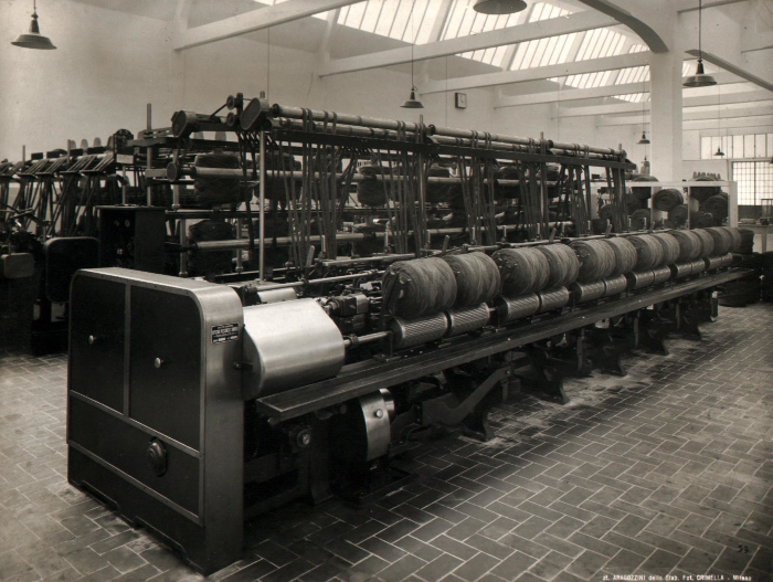 attinente all'argomento/tema